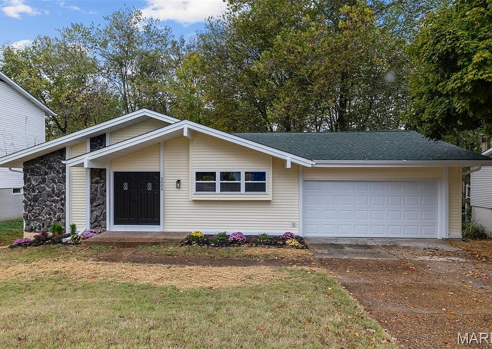 1st image of 3033 Yale Blvd