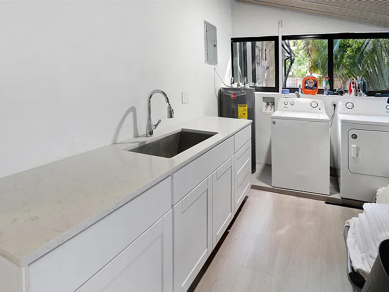 508 SW 13th St — Photo 22
