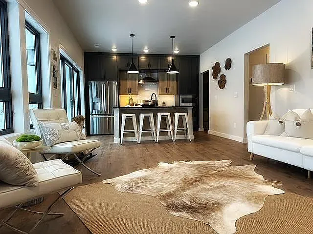 3 bed, 1883 sqft, $2,750 — Photo 4