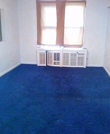 5th image of 3221 Emmons Ave #322