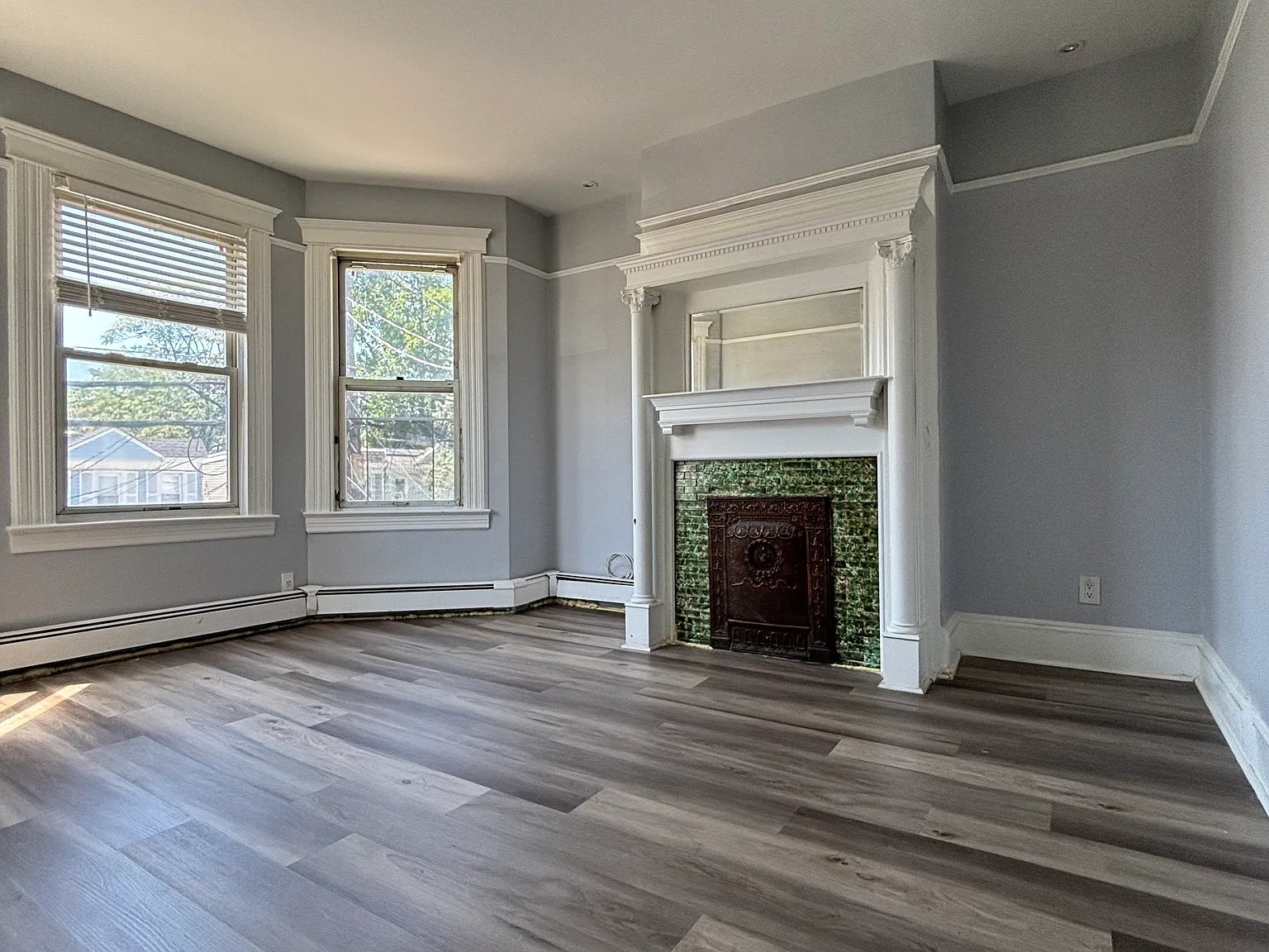 3 bed, 1200 sqft, $2,650 — Photo 4