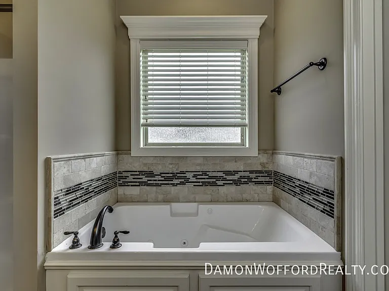 114 Lennox Pl — Photo 47