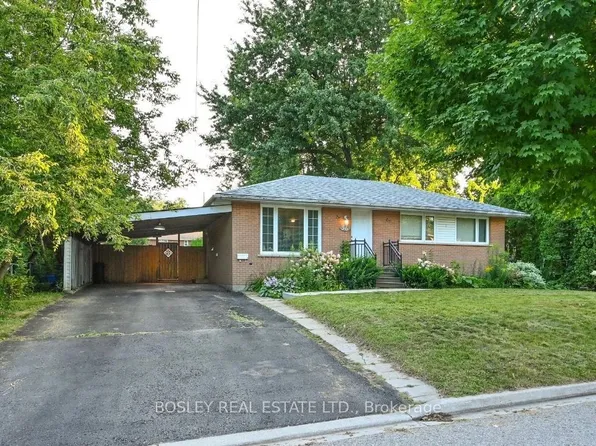 56 William St, Orangeville, ON L9W 2R9