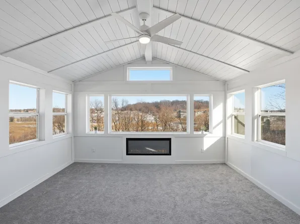 1525 Hemlock Way, Chanhassen, MN 55317