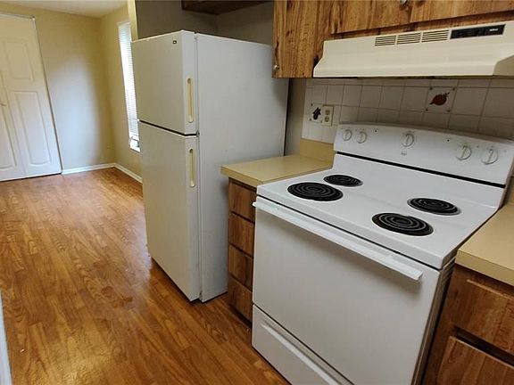 3rd image of 4933 Puritan Cir #101