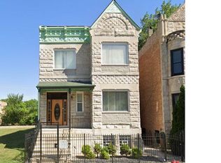 2132 W Warren Blvd, Chicago, IL 60612