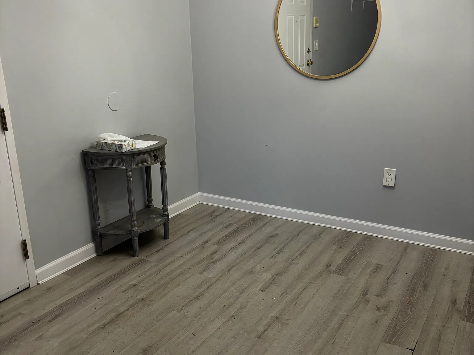 2 bed, 915 sqft, $1,800 — Photo 2