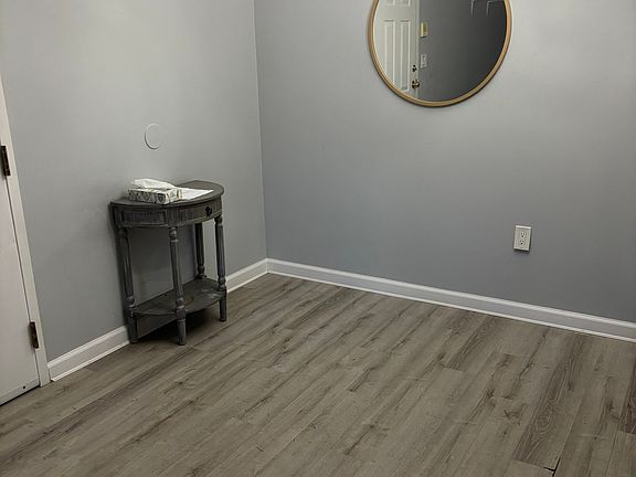 2nd image of 34 Maple Crest Cir APT I