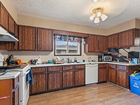 4th image of 385 3rd Ave
