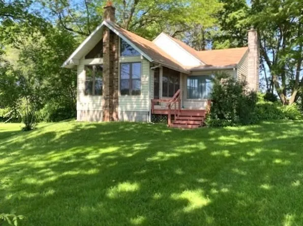 24679 Front St, Sterling, IL 61081