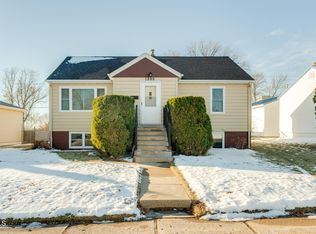 1208 N 11th St, Bismarck, ND 58501