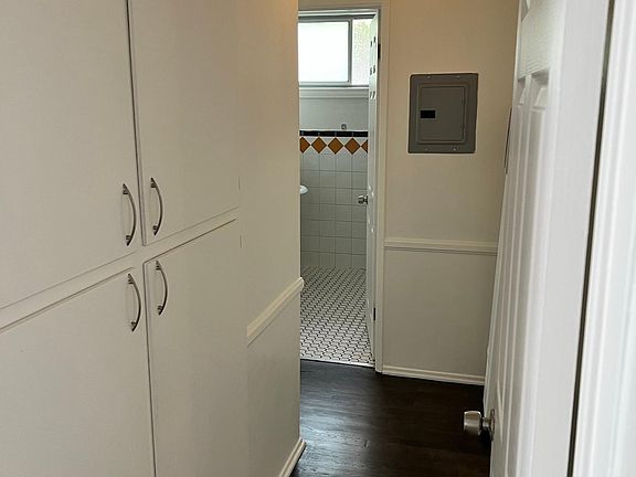 5th image of 7323 Willoughby Ave APT 13