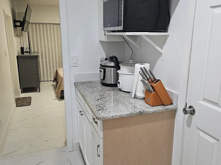 320 Dania St — Photo 1