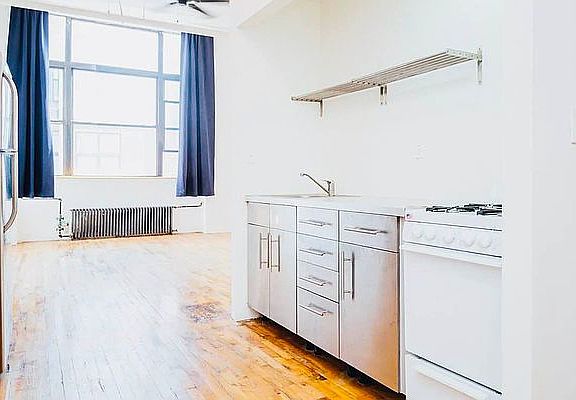 3rd image of 27 Ingraham St #5