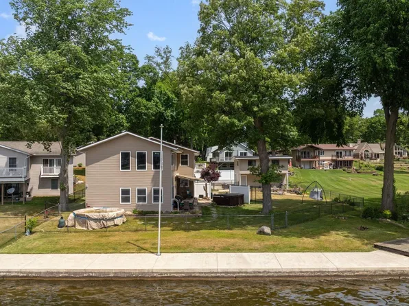 10478 Jefferson Rd, Osceola, IN 46561