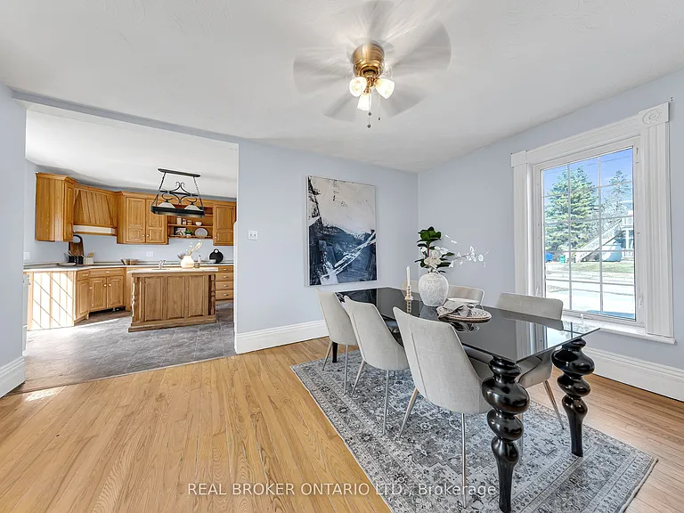 52 1/2 Victoria Ave N #MAIN — Photo 17