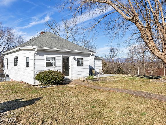 4th image of 1015 Coolidge Rd