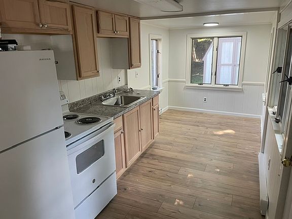 2nd image of 212 Keystone St #1