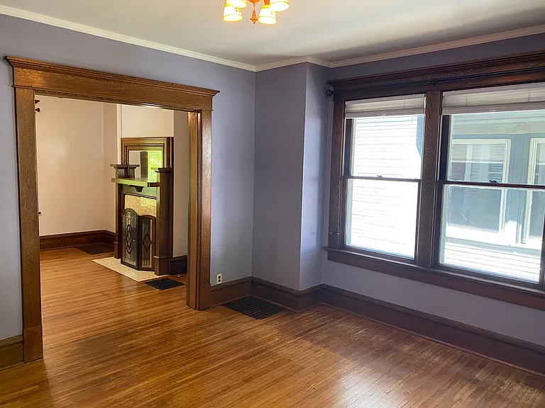 2580 Glenmawr Ave — Photo 5
