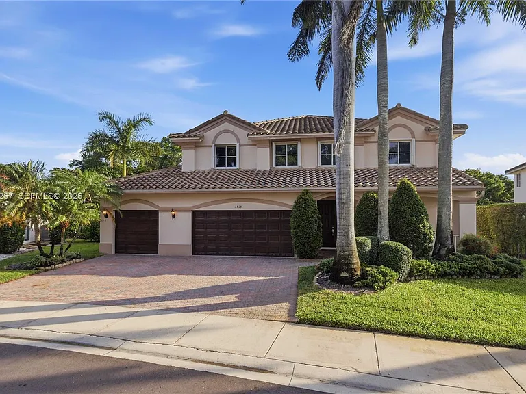 1419 Crossbill Ct — Photo 1