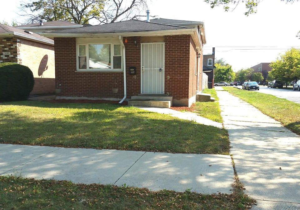 2nd image of 1437 W 110th Pl