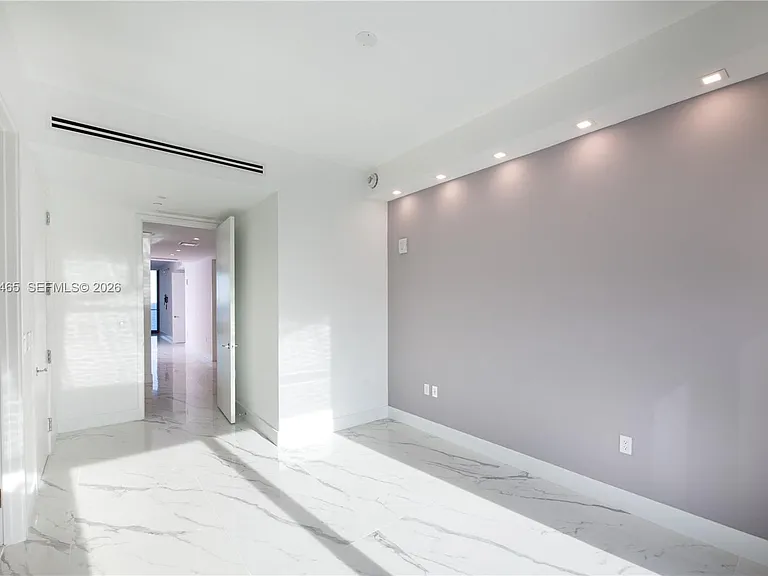 15701 Collins 1403 Sunny #1403 — Photo 53