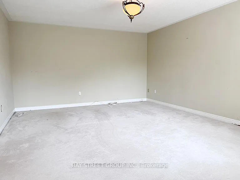 49 Forester Cres — Photo 15