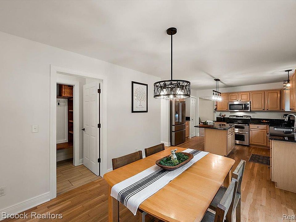 24435 Nantucket Dr, photo 23