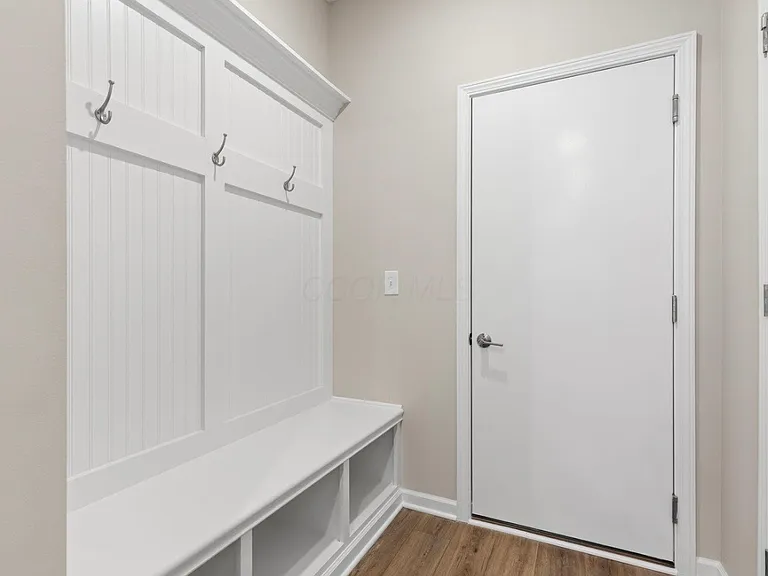 3346 Abberley Dr — Photo 2