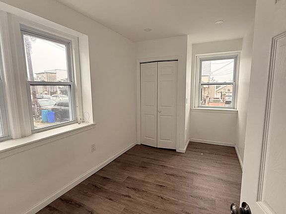 4th image of 280 Macarthur Ave APT 1