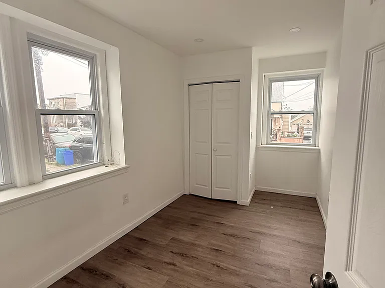 280 Macarthur Ave #1 — Photo 4