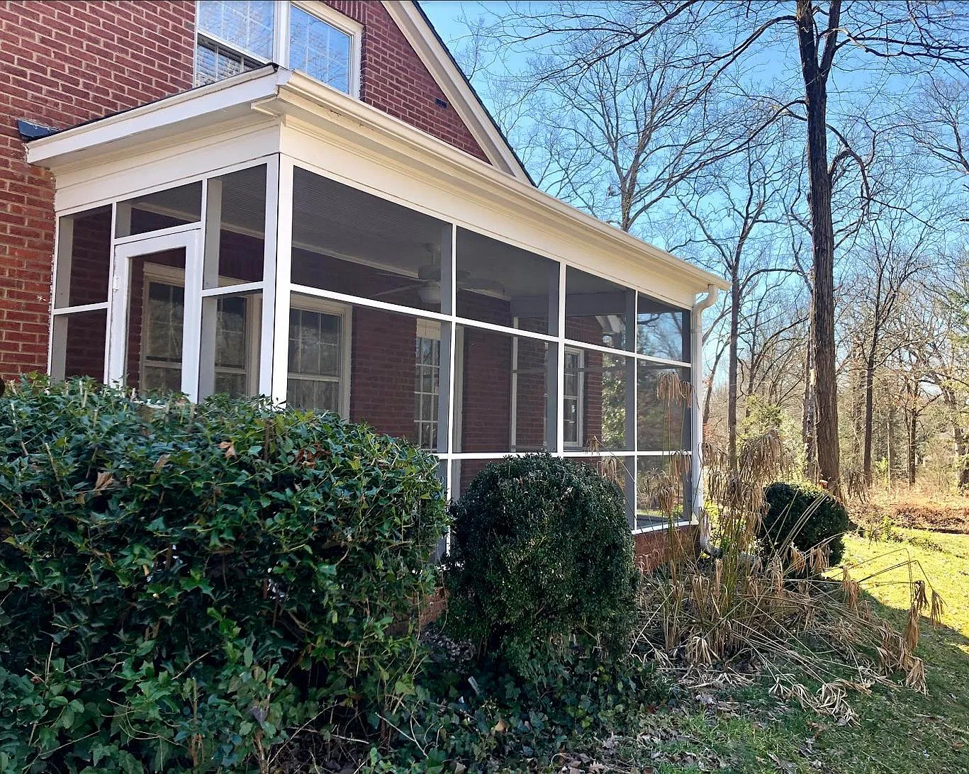 3 bed, 2343 sqft, $4,500 — Photo 3