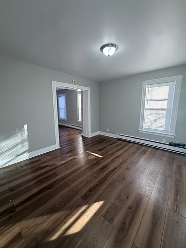 253 W Ivy St Photo 1