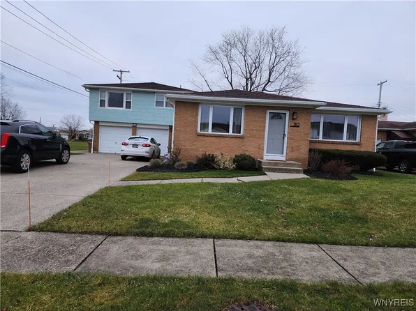30 Lloyd Dr, Cheektowaga, NY 14225