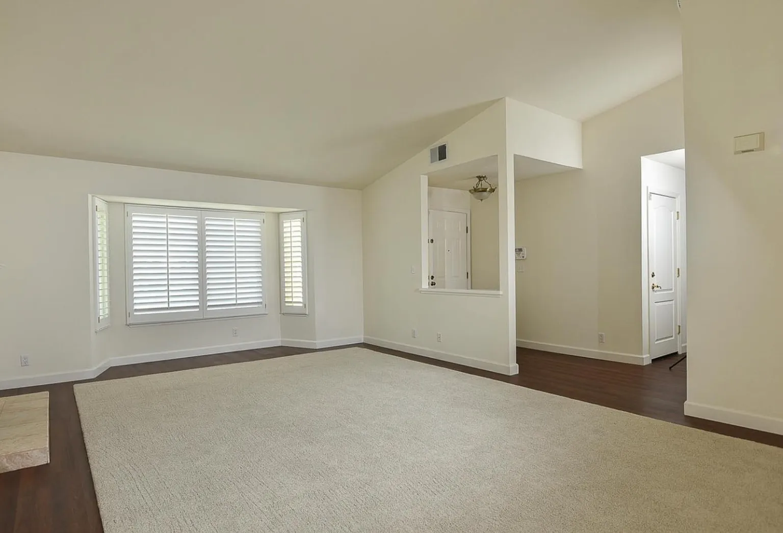 3 bed, 1606 sqft, $4,400 — Photo 3