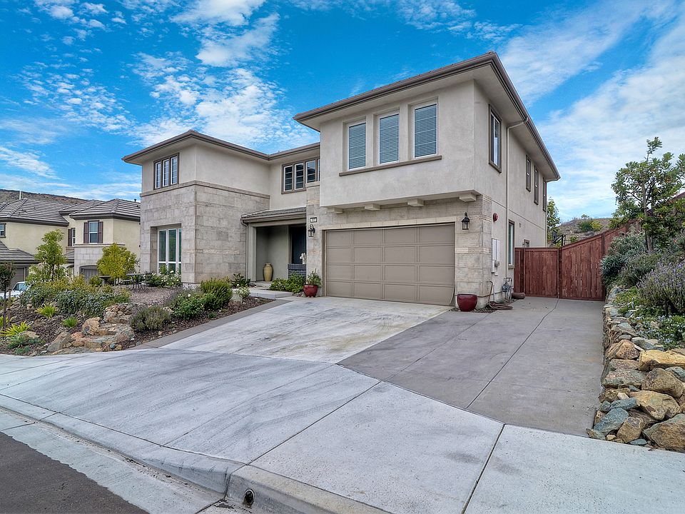 1st image of 983 Tucana Dr