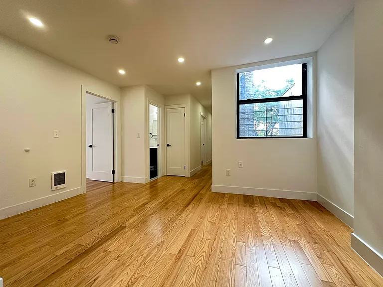 2322 Bedford Ave #3R — Photo 3