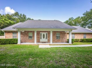 13813 Puerto Dr, Ocean Springs, MS 39564