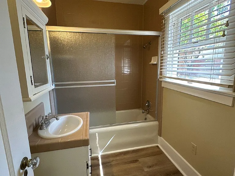 2140 Loomis St — Photo 15