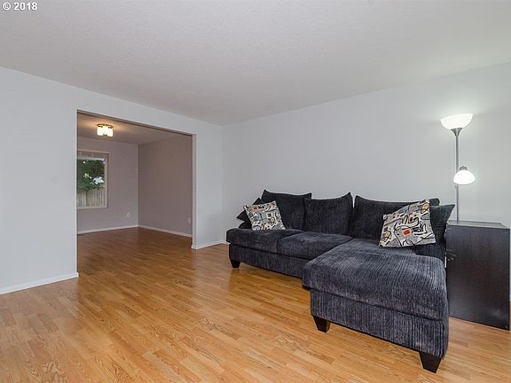 5th image of 14416 NE 4th Ave