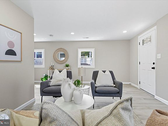 5th image of 24 McGuirk Dr