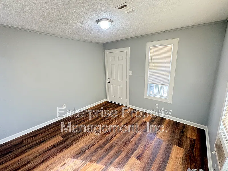 677 Buntyn St — Photo 4