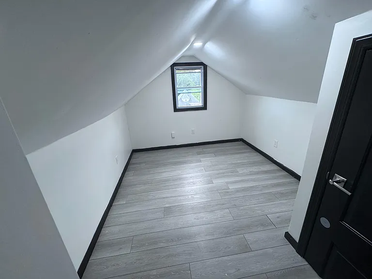 163 Elwood Ave #3 — Photo 5