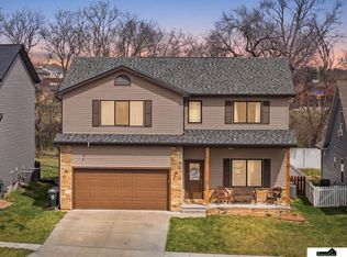 941 Scotts Creek Ct, Hickman, NE 68372