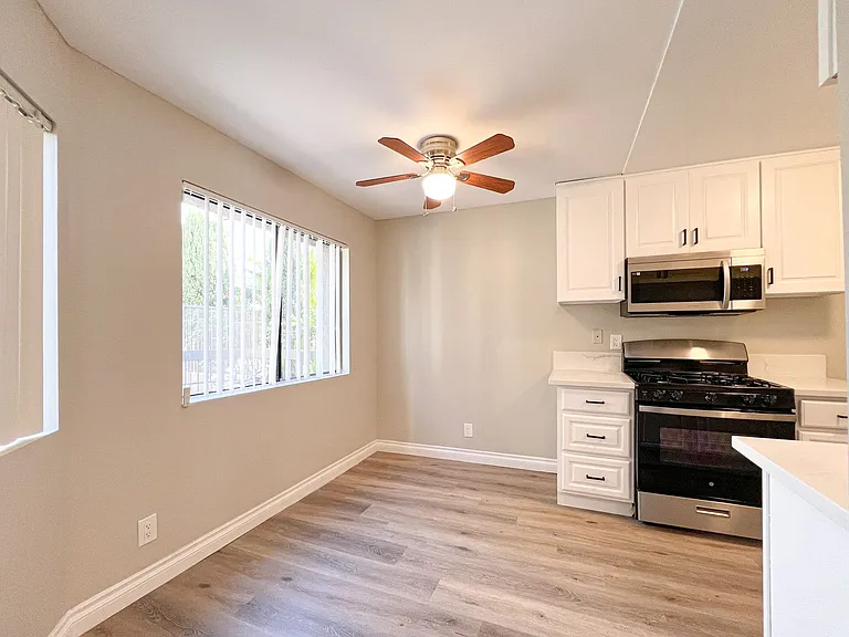 320 W Lomita Ave #11 — Photo 5