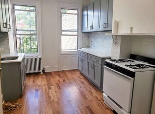 203 Engert Ave APT 3R, Brooklyn, NY 11222