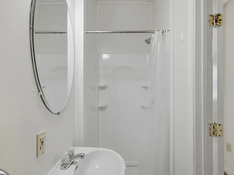 1706 W Moore St — Photo 13
