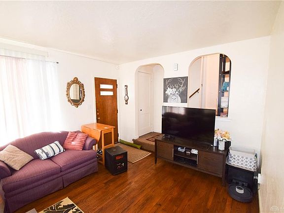 2nd image of 529 Fairfield Ave