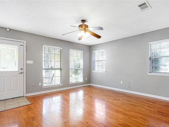 2nd image of 400 Katherine Ave