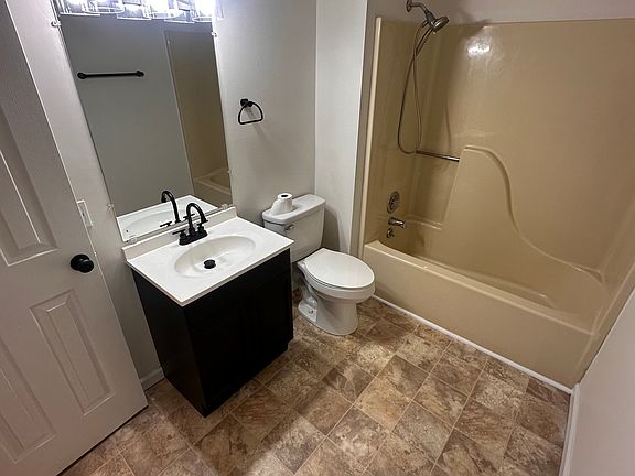 4th image of 935 Bradley Bell Dr #935